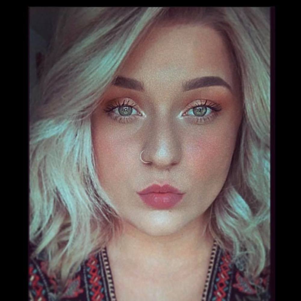 Meet your Posher, Alexes